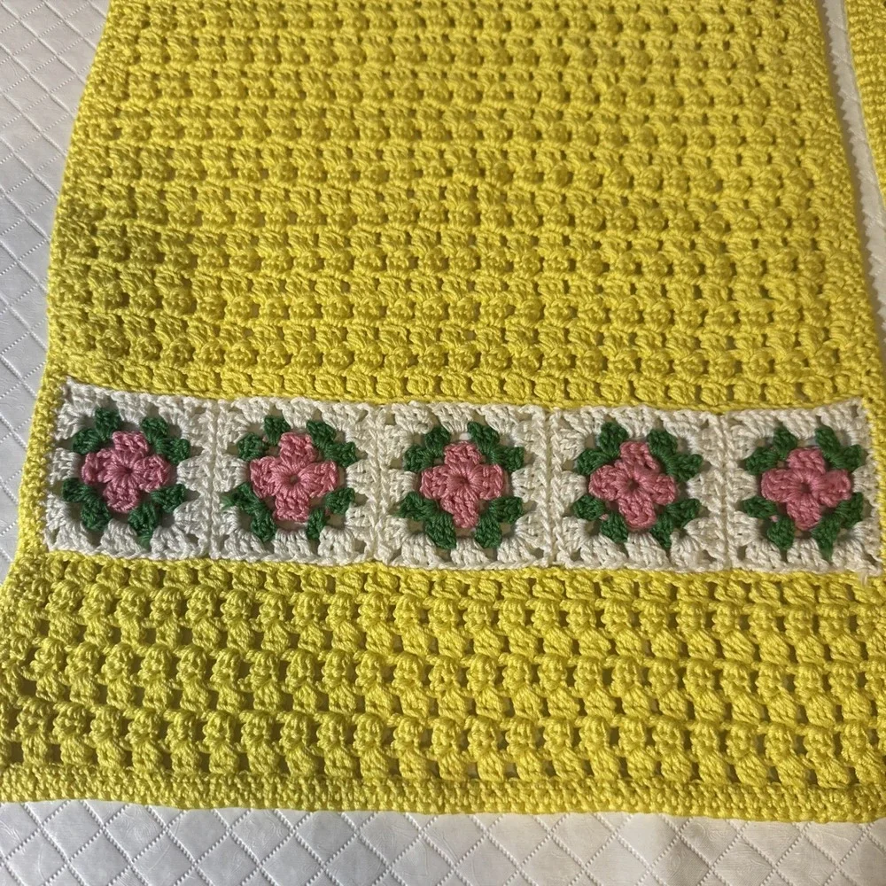 Handmade Vintage Crocheted yellow placemat Rectangle Set 2 Romantic‎ Cottagecore